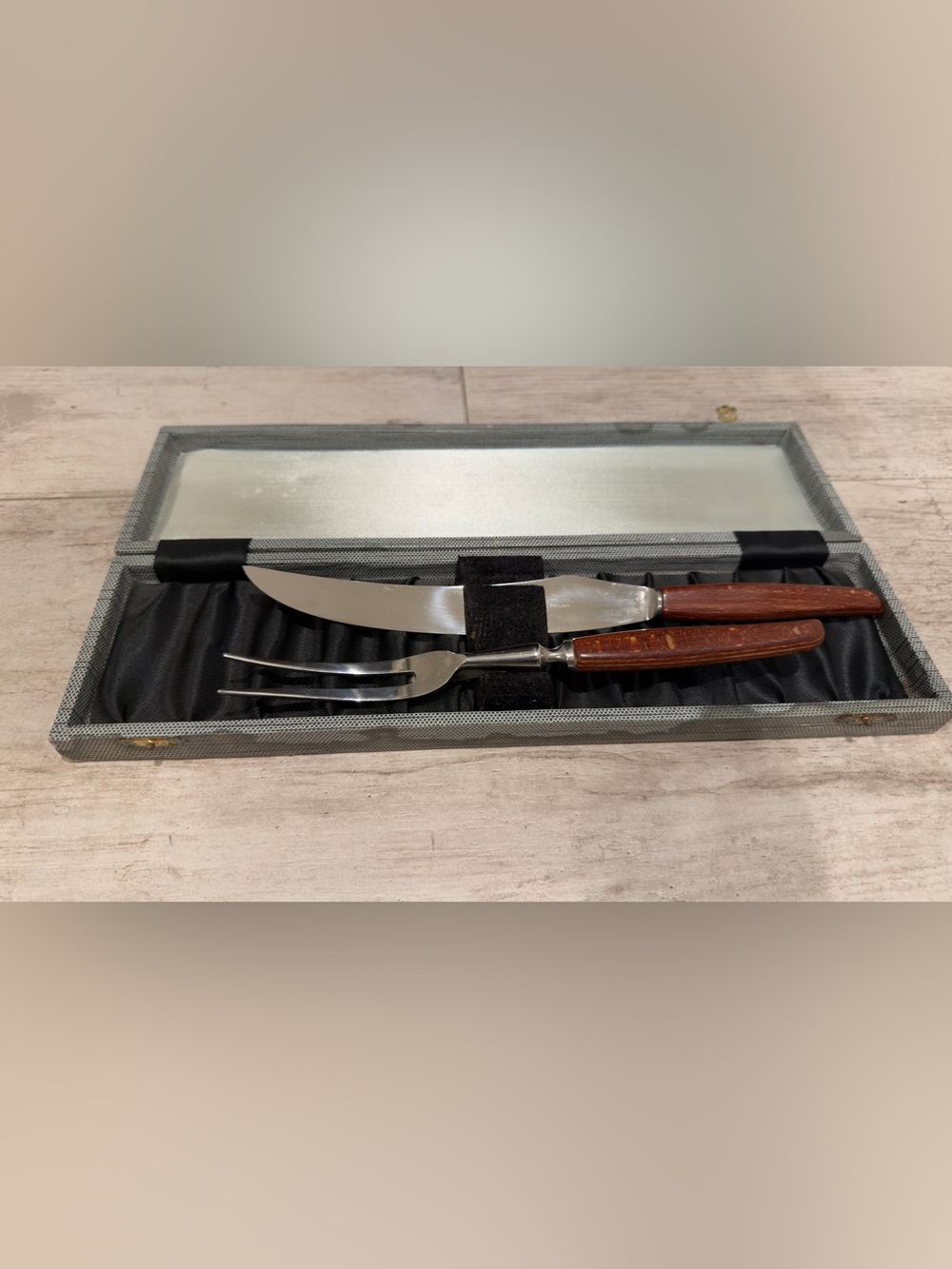 Olsen Knife Ltd Sheffield, England Carving Set with Wood Handles